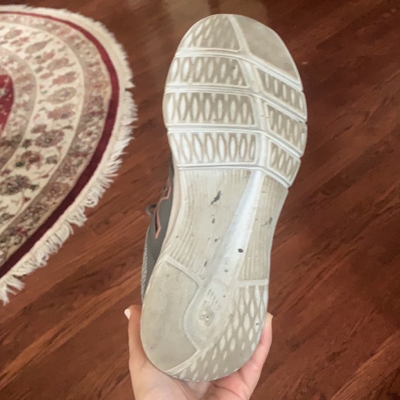 New balance shoes size 7 - Picture 3 of 4